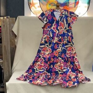 EUC Woman’s short sleeve Sunday up dress